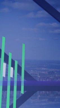 Şehir manzarası üzerinde veri işleme animasyonu. küresel iş, finans, bağlantılar ve dijital arayüz konsepti dijital olarak oluşturulmuş video.