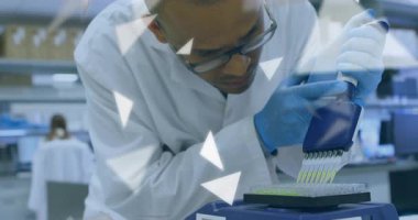 Laboratuvar önlüklü bilim adamı geometrik şekilli pipeti animasyon örtüsü olarak kullanıyor. Laboratuvar, araştırma, deney, yenilik, kimya, teknoloji