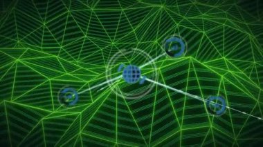 Yeşil geometrik arkaplan üzerinde bağlantılar ve veri işleme animasyonu ağı. Teknoloji, dijital, yenilik, gelecek, iletişim, görselleştirme