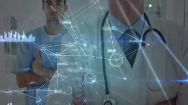 Dijital ağ ile etkileşim, hastanede veri animasyonunu izleyen tıbbi uzmanlar. Teknoloji, sağlık, yenilik, bağlantı, analiz, işbirliği