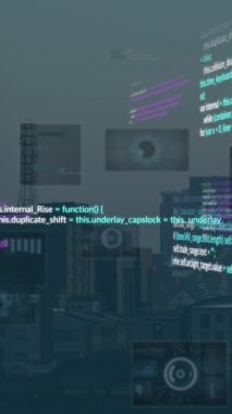 Şehir manzarası üzerinde veri işleme animasyonu. küresel iş ve dijital arayüz kavramı dijital olarak oluşturulmuş video.