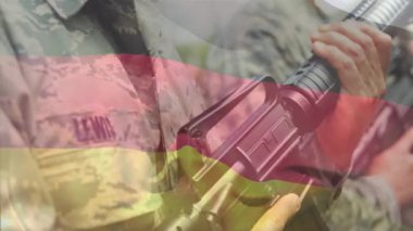 Animasyonda, kamuflajlı askerler ulusal gururu sembolize ediyor. Ordu, vatanseverlik, savunma, ordu, koruma