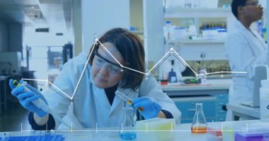 Laboratuvarda deney yapıyor, bilim adamı veri grafiğini animasyonla analiz ediyor. Bilim, araştırma, analitik, yenilik, teknoloji, keşif