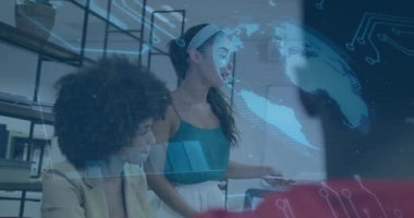 Çeşitli takımlar ve dijital dünya haritası ile yapılan iş toplantısı animasyonu kapsıyor. Takım çalışması, işbirliği, küresel, teknoloji, yenilik, çeşitlilik