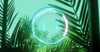 Tropikal yapraklar ve yeşil arka plan üzerinde geleceksel dijital arayüz animasyonu. Teknoloji, yenilik, doğa, yeşillik