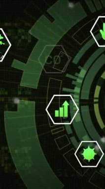 Kapsam üzerinde veri işleme ve ekolojik dijital simgelerin animasyonu. küresel hesaplama, veri işleme, teknoloji ve dijital arayüz kavramı dijital olarak oluşturulmuş video.