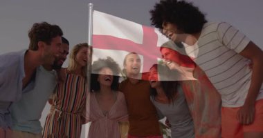 İngiltere bayrağıyla kutlama, arkadaşlar oturma odasında animasyon izliyor. Kutlama, vatanseverlik, dostluk, eğlence, tezahürat, birlik