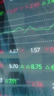 Modern bina üzerinde veri işleme animasyonu. küresel iş, finans ve dijital arayüz kavramı dijital olarak oluşturulmuş video.