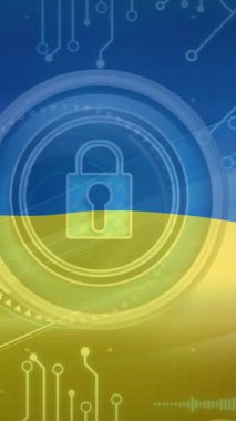 Ukrayna bayrağı üzerinde entegre devrelerin ve asma kilitlerin animasyonu. Ukrayna krizi ve uluslararası politika kavramı dijital olarak oluşturuldu.