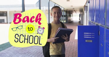 Sırt çantası açık dolabı olan çocuk mesajına geri döndüm. Eğitim, öğrenci, çocukluk, öğrenme, akademik, öğrenim