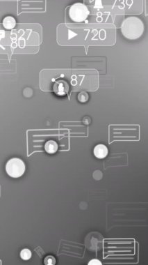 Gri arkaplanda medya simgelerinin canlandırılması. Sosyal medya ve iletişim arayüzü kavramı dijital olarak oluşturulmuş video.