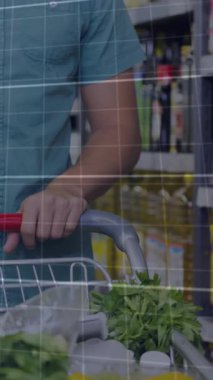 Tramvaylı beyaz adamın veri işleme animasyonu. küresel iş, alışveriş ve dijital arayüz kavramı dijital olarak oluşturulmuş video.