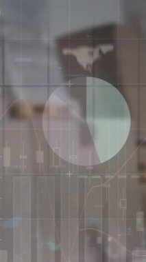 Boş bir depoda finansal veri işleme animasyonu. küresel sevkiyat, dağıtım ve bağlantılar konsepti dijital olarak oluşturulmuş video.