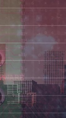 Sunucu odası ve şehir manzarasında veri işleme animasyonu. küresel teknoloji ve veri işleme kavramı dijital olarak oluşturulmuş video.