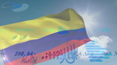 Güneşli gökyüzünde finansal grafiklerin üzerinde hareketli Kolombiya bayrağı sallıyordu. Ekonomi, finans, borsa, büyüme, yatırım, refah