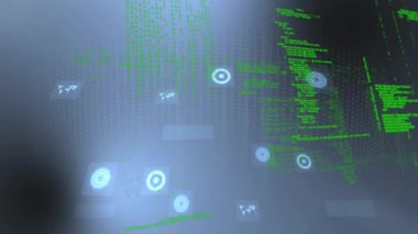Fütürist arayüz üzerinde yeşil dijital kod ve veri işleme animasyonu. Teknoloji, ağ, yenilik, sanal, siber