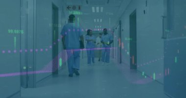 Hastane koridorunda yürüyen, finansal veri animasyonlarıyla sağlık görevlileri. işbirliği, takım çalışması, analiz, teknoloji