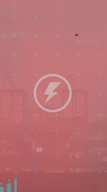 Çin bayrağı animasyonu ve şehir manzarası üzerinde işlenen veri. küresel iş, finans ve dijital arayüz kavramı dijital olarak oluşturulmuş video.