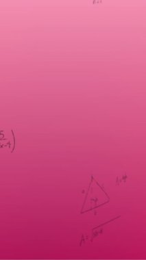 Pembe arka planda elle yazılmış matematiksel formüllerin animasyonu. Bilim, matematik ve öğrenme konsepti dijital olarak oluşturulmuş video.