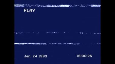 Parlayan ışık ve sabit çizgilerle Retro VHS tarzı animasyon. Vintage, analog, glitch, neon, estetik, nostalji