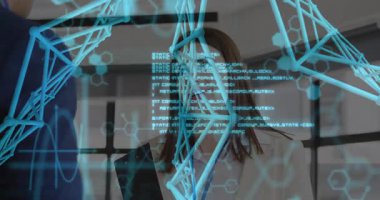 Ofisteki kadın üzerinde DNA ipliği ve ikili kodlama animasyonu. Genetik, teknoloji, biyoteknoloji, veri, yenilik, araştırma