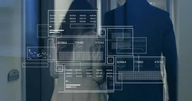 Ofis koridorunda yürüyen profesyonellerin dijital verilerini kapsayan animasyon. İş, teknoloji, yenilik, takım çalışması, şirket, strateji
