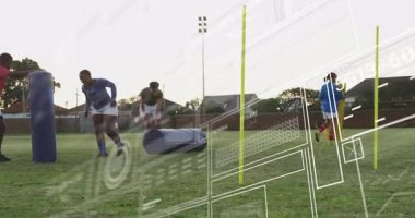 Futbolcular sahada mankenlerle antrenman yapıyor, veriler animasyonu örtüyor. Spor, eğitim, takım çalışması, atletizm, hareket, egzersiz