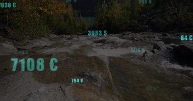 Para birimi sembolleri ve sayılar akan nehri doğal manzara animasyonuyla kaplıyor. Finans, ekonomi, bankacılık, yatırım, doğa, borsa