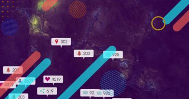 Koyu soyut arkaplan üzerinde renkli animasyonları kaplayan simgeler ve bildirimler. dijital, fütüristik, arayüz, teknoloji, canlı, parlayan