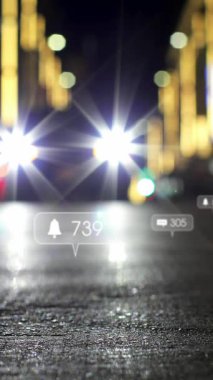 Odak şehir ve trafik ışıkları dışında sosyal medya simgeleri ve numaralarının animasyonu. küresel sosyal medya, bağlantılar ve dijital arayüz konsepti dijital olarak oluşturulmuş video.