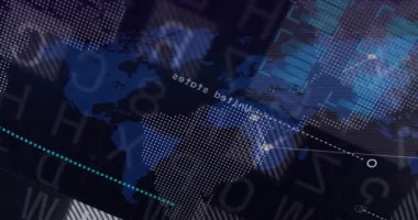 Mavi ve siyah arkaplan üzerinde veri işleme animasyonu olan dijital dünya haritası. Teknoloji, ağ, fütüristik, analitik, yenilik, küresel