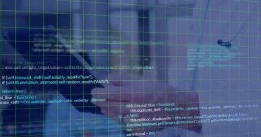 Animasyon üzerinde çalışan, kodlu ve veri ızgaralı bilgisayar kullanan biri. Teknoloji, programlama, kodlama, geliştirme, dijital, yazılım