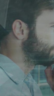 İş adamı istatistiklerinin ve veri işlemenin animasyonu. küresel bağlantılar, iş ve finans kavramı dijital olarak oluşturulmuş video.