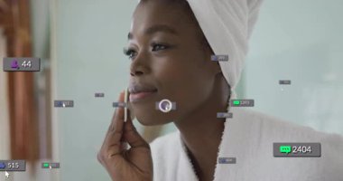 Cilt bakım ürünleri, kafasında havlu olan insanlar, bilgilendirme animasyonları. Bencillik, güzellik, rahatlama, refah.