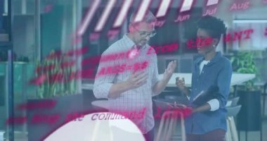 Dijital veri işleme animasyonları, modern ofis ortamındaki iş profesyonelleri. Teknoloji, yenilik, takım çalışması, işbirliği, dijital dönüşüm, işyeri