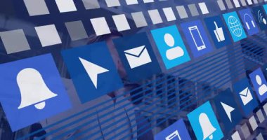 Küre gibi dijital simgelerin animasyonu ve mavi arka planda başparmaklar. Teknoloji, iletişim, sosyal medya, internet, arayüz, ağ