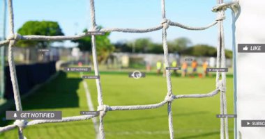 Futbol sahasını çevreleyen sosyal medya bildirimlerinin animasyonu. Dijital, teknoloji, iletişim, sanal, spor, ağ