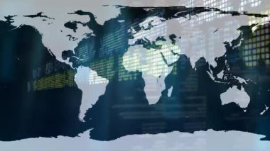 Dünya haritası dizaynında kıtaları kaplayan dijital veri kalıplarının animasyonu. Küresel, teknoloji, ağ, veri görselleştirme, haritalama, yenilik