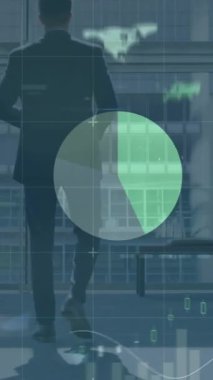 İş adamı istatistiklerinin animasyonu. küresel iş, veri işleme ve dijital arayüz kavramı dijital olarak oluşturulmuş video.