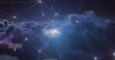 Bulut ağı arkaplanı üzerinden sosyal medya bildirimleri ve etkileşimleri. Dijital, bağlantı, iletişim, teknoloji, internet