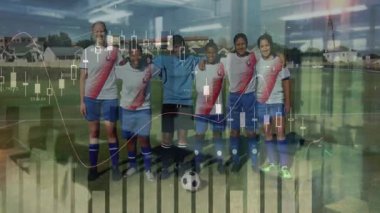 Finansal veriler ve borsa çizelgesi üzerinde poz veren genç futbol takımı. Spor, takım çalışması, ekonomi, yatırım, analiz, başarı