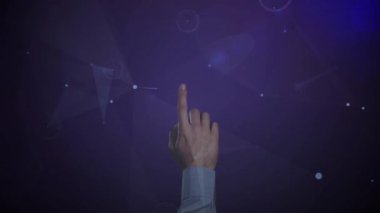 Dijital ağ üzerinden mor ve mavi çizgilerle 5G metnin animasyonu. Teknoloji, iletişim, kablosuz, geleceksel, bağlantı, yenilik