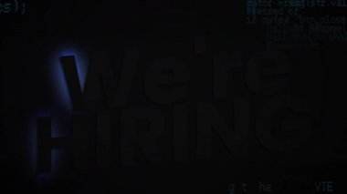 Karanlık arka planda parlayan kodlama elementleri olan metinleri işe alıyoruz. İşe alım, istihdam, teknoloji, dijital, istihdam, fütüristik