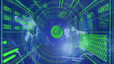 Parlayan yeşil veri ve sayıların dijital tünelde hareket edişinin animasyonu. teknoloji, sanal, siber, gelecek, matris, bilgi