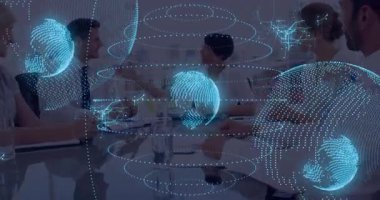 Dijital dünya ve ağ animasyonu okul toplantısında farklı iş takımlarının üzerinde. Teknoloji, yenilik, ağ oluşturma, küresel, takım çalışması, işbirliği