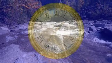 Sonbahar ağaçları animasyonu, manzaralı nehir manzarası üzerinde saat yüzeyini kaplıyor. Doğa, yeşillik