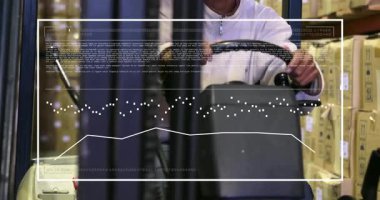 Depoda forklift, veri işleme animasyon örtüsü olan bir işçi. Lojistik, ulaşım, otomasyon, sanayi, teknoloji, makine