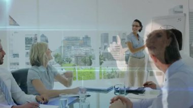 Alkış sunumu, modern ofisteki dijital animasyon örtülü iş ekibi. Takım çalışması, işbirliği, teknoloji, başarı, yenilik