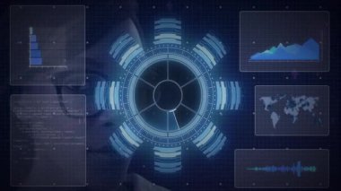 Okul ortamındaki grafikler ve kodlarla gelecekteki veri arayüzünün animasyonu. Teknoloji, yenilik, analitik, dijital, eğitim, programlama