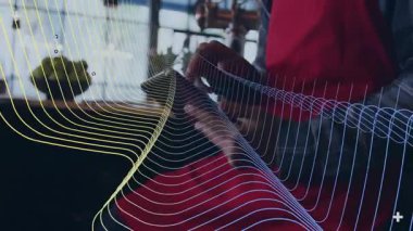 Modern kafede oturan kişiyi kaplayan renkli dalga desenlerinin animasyonu. Soyut, yaratıcılık, tasarım, dijital, canlı, çağdaş